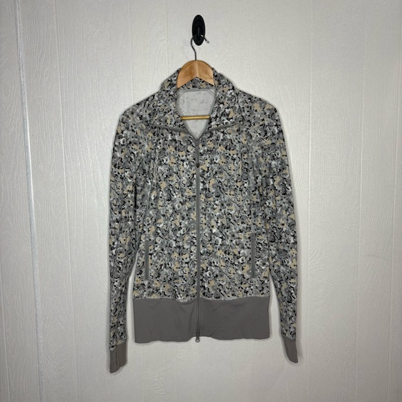 Lululemon Nice Asana Jacket Not So Petite Fleur Silver Spoon size 10 - Picture 2 of 11